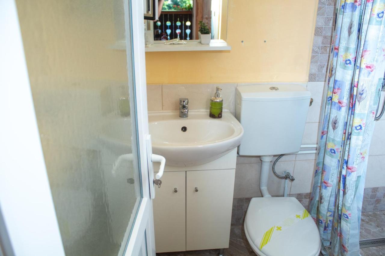 Triple Room Private Bathroom,1274911498:JPEG